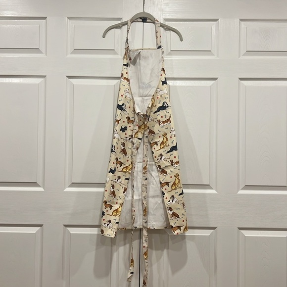 Ulster Weavers Dog Apron and Matching Napkin - Picture 2 of 8